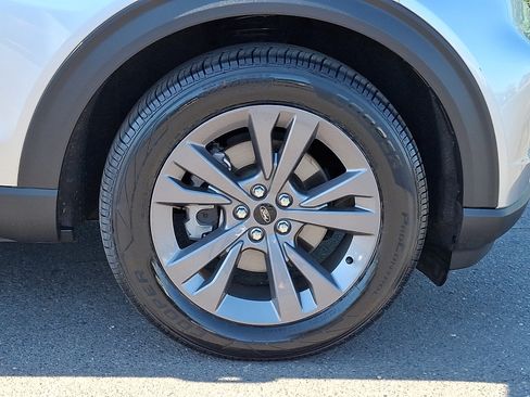 Certified 2023 Ford Explorer XLT w/ Equipment Group 202A AWD/4WD image 8