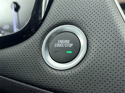 Certified 2025 Cadillac XT6 Luxury image 17