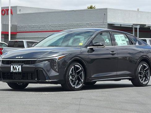 New 2026 Kia K4 GT-Line FWD image 8