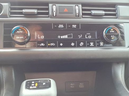 Used 2025 Nissan Pathfinder S AWD/4WD image 19