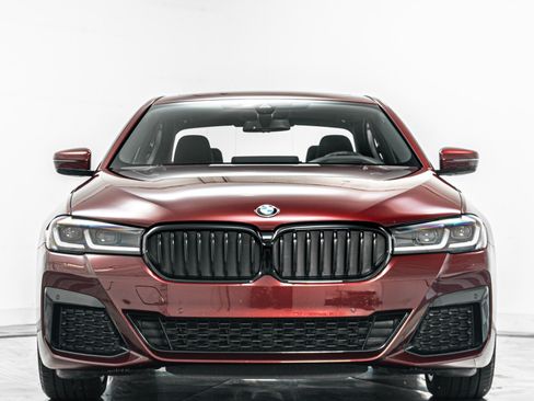 Used 2023 BMW 530i xDrive w/ M Sport Package AWD/4WD image 4
