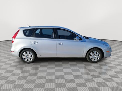 Used 2010 Hyundai Elantra GLS image 9