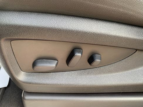 Used 2018 Chevrolet Silverado 1500 LT w/ All Star Edition image 33