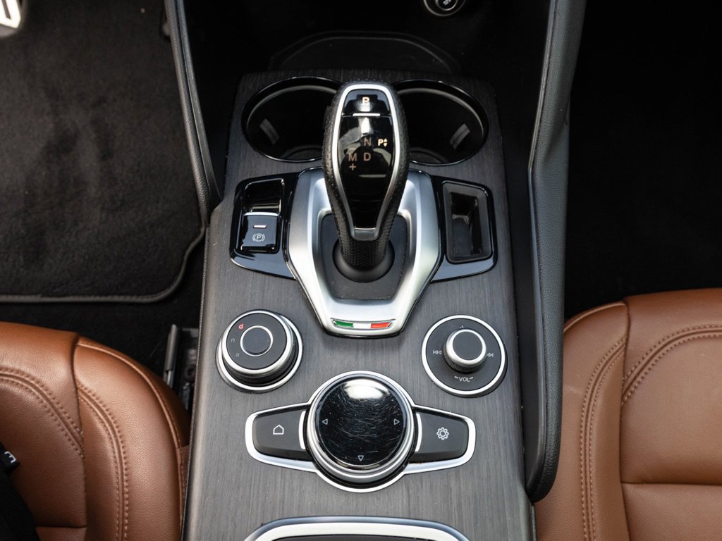 Used 2022 Alfa Romeo Giulia Ti w/ Active Assist Plus Package RWD image 34