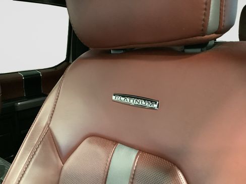 Used 2018 Ford F250 Platinum w/ Platinum Ultimate Package AWD/4WD image 13