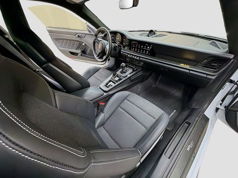 Certified 2024 Porsche 911 GT3 RS RWD image 28