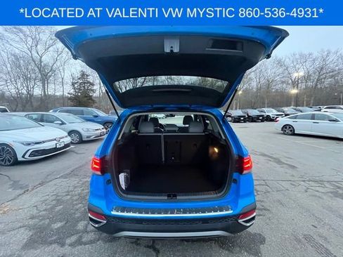 Certified 2023 Volkswagen Taos SE w/ Panoramic Sunroof Package image 17