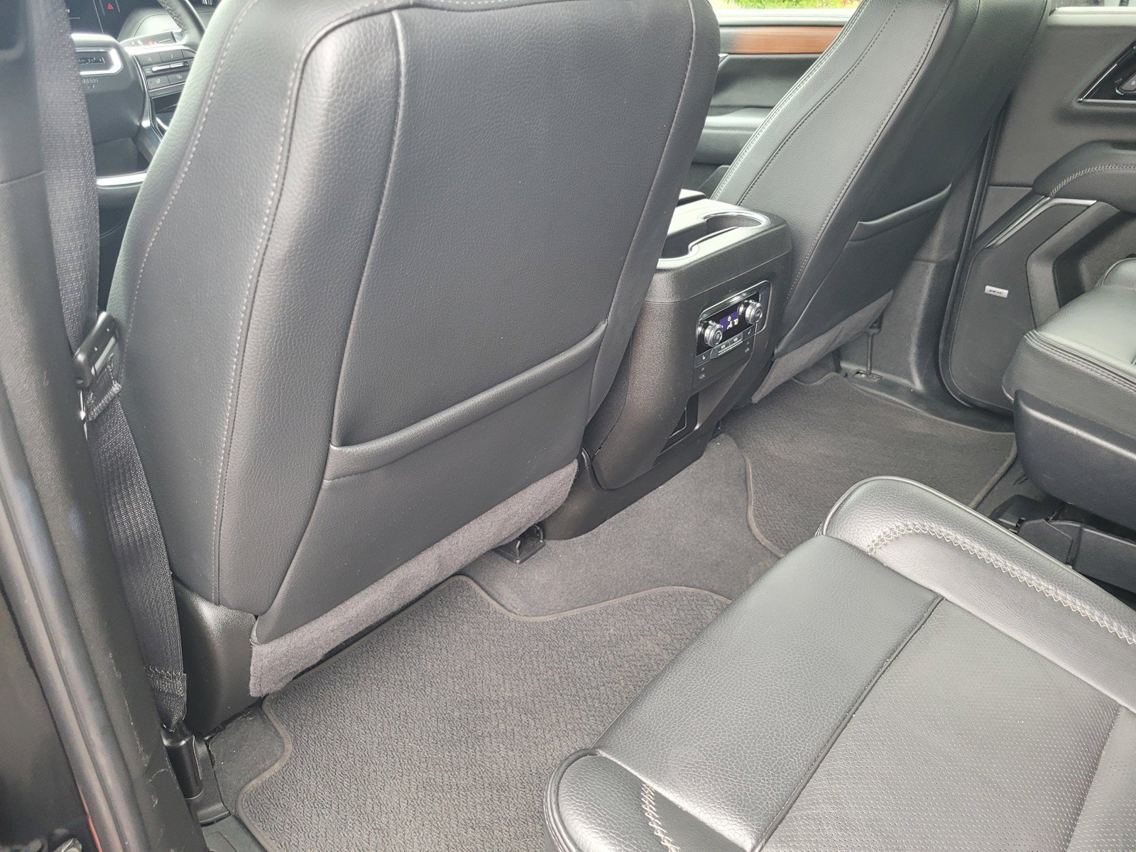 Used 2025 GMC Yukon Denali AWD/4WD image 11