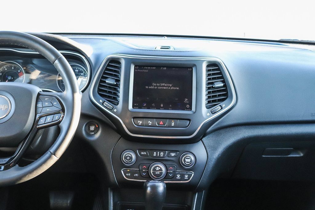 Used 2023 Jeep Cherokee Altitude Lux AWD/4WD image 15