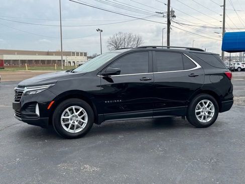 Used 2023 Chevrolet Equinox LT image 3