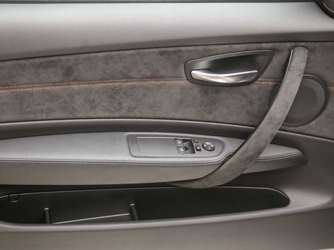 Used 2011 BMW 1 Series M RWD image 22