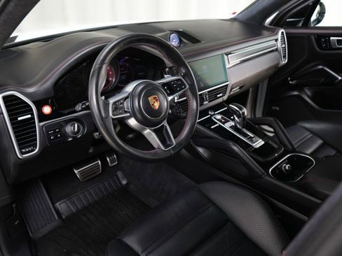 Used 2021 Porsche Cayenne GTS image 40