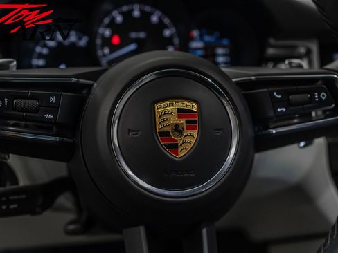 Used 2022 Porsche Macan S image 30