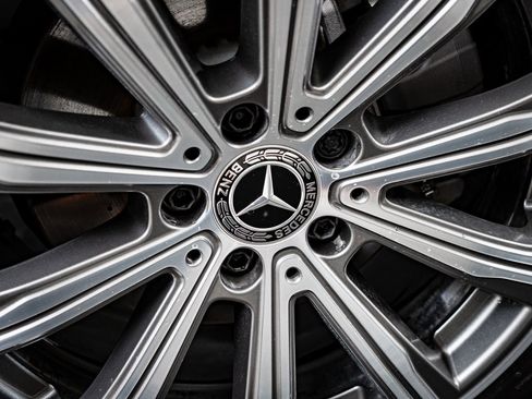 Certified 2025 Mercedes-Benz GLC 300 4MATIC image 8