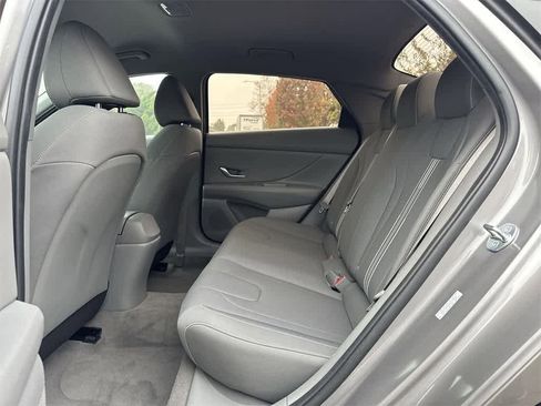 Used 2023 Hyundai Elantra SEL image 29