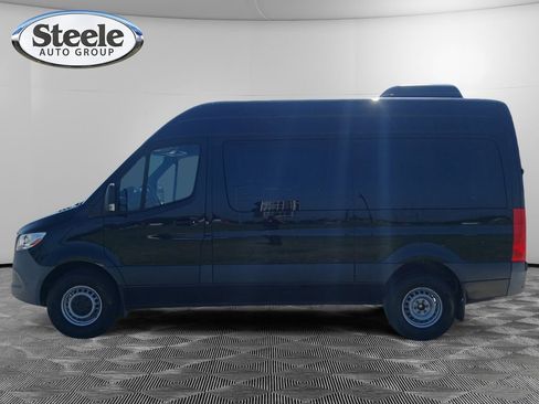 Used 2023 Mercedes-Benz Sprinter 2500 image 3