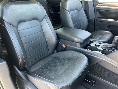 Used 2019 Volkswagen Atlas SEL Premium image 10