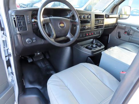 Used 2013 Chevrolet Express 2500 image 3