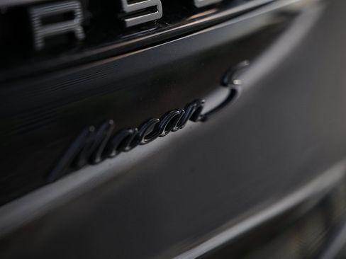 New 2026 Porsche Macan S image 18