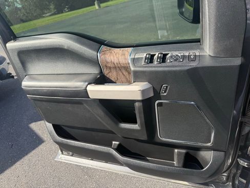 Used 2019 Ford F350 Lariat w/ Chrome Package image 23