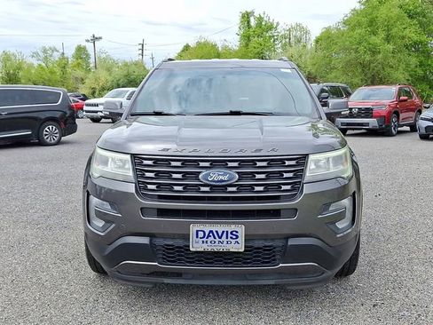Used 2017 Ford Explorer XLT w/ Equipment Group 202A AWD/4WD image 2