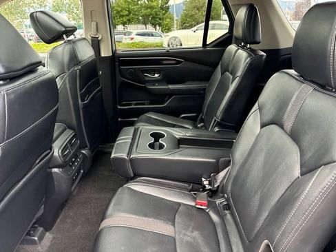 Used 2025 Honda Pilot Touring image 15