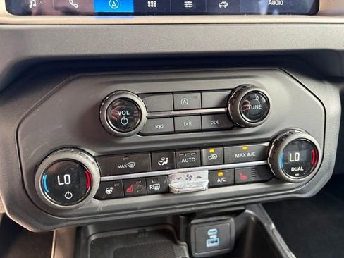 Used 2025 Ford Bronco Outer Banks image 19