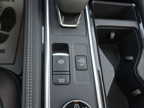 Used 2024 Nissan Pathfinder Platinum w/ Cargo Package image 26