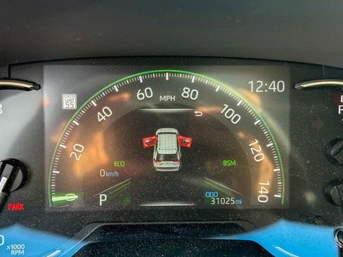 Used 2023 Toyota RAV4 XLE Premium image 10