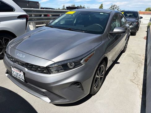 Used 2023 Kia Forte LXS w/ LXS Technology Package FWD image 1