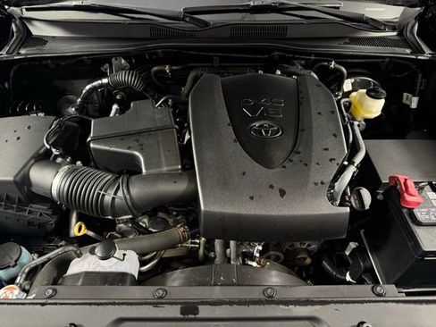 Used 2022 Toyota Tacoma SR image 13