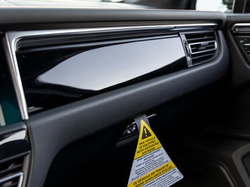 New 2026 Porsche Macan image 34