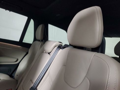 New 2026 Volvo XC90 T8 Ultra w/ Protection Package Premier AWD/4WD image 13