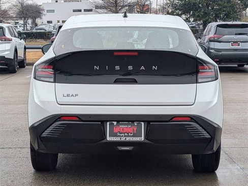 New 2026 Nissan Leaf image 5