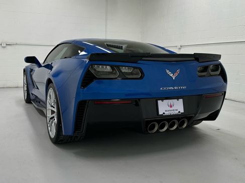 Used 2016 Chevrolet Corvette Z06 w/ 3LZ Preferred Equipment Group image 8