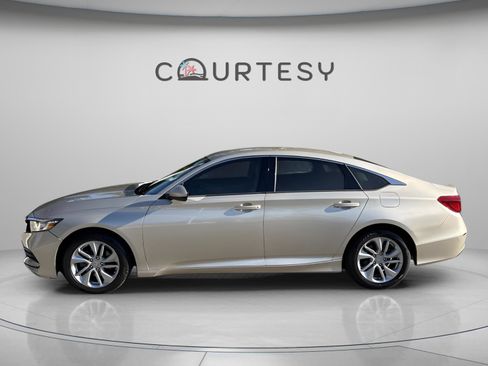 Used 2018 Honda Accord LX image 4