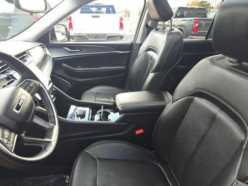 Used 2022 Jeep Grand Cherokee Limited AWD/4WD image 17