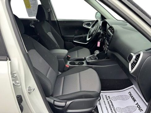 Certified 2025 Kia Soul LX w/ LX Technology Package FWD image 11