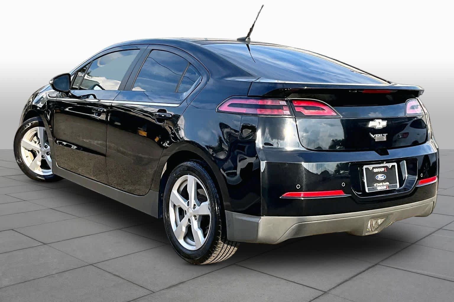 Used 2014 Chevrolet Volt w/ Enhanced Safety Package 2 FWD image 12