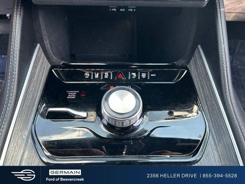 Used 2024 Jeep Wagoneer Series II AWD/4WD image 23