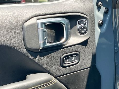 Certified 2025 Jeep Wrangler Unlimited Sahara w/ Safety Group AWD/4WD image 17