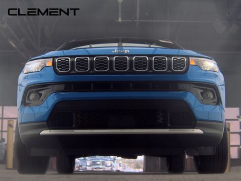 Used 2024 Jeep Compass Limited AWD/4WD image 2