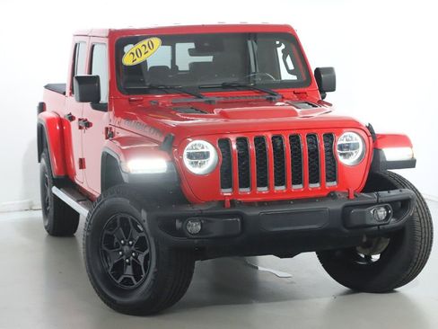 Used 2020 Jeep Gladiator Rubicon image 2