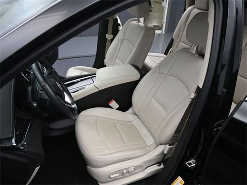 Certified 2023 Buick Enclave Essence w/ Sport Touring Edition image 11