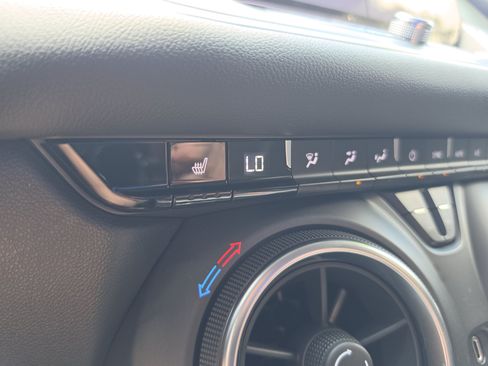 Used 2020 Chevrolet Blazer LT AWD/4WD image 30