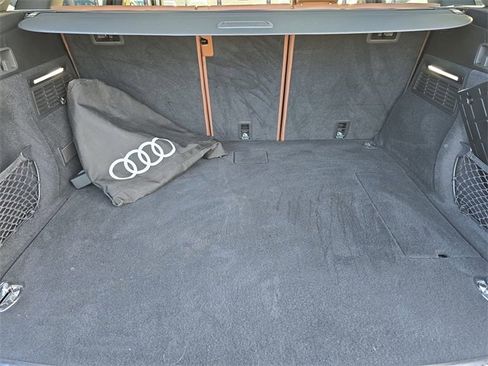 Used 2023 Audi Q5 e Premium Plus w/ Premium Plus Package image 14