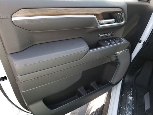 New 2026 Chevrolet Silverado 1500 High Country AWD/4WD image 17