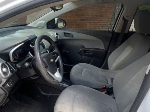Used 2017 Chevrolet Sonic LT FWD image 3