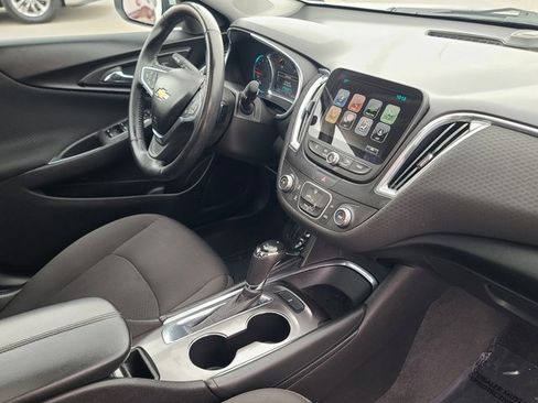 Used 2018 Chevrolet Malibu LT image 9