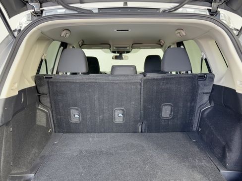 Used 2024 Nissan Rogue S FWD image 27